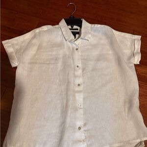Tahari White Short Sleeve Button Down Shirt